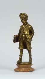 FARBEL. "Le jeune écolier". Sculpture en bronze, socle à doucine...