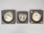 Ensemble de trois miniatures XIXème "Portraits".
Dans des cadres en bois...