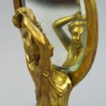 V. SABATIER. Face à main Art Nouveau en bronze doré...