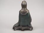 Statuette en bronze laqué représentant Guanyin assise en délassement royal...