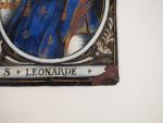 Plaque en émail peint polychrome représentant saint Léonard dans un...