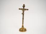 Crucifix en bronze XVIIème. 
H. 26 cm 
(base rapportée ?,...