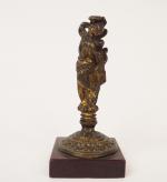 Prométhée en bronze doré sur un piédouche.
XIXème siècle, dans le...