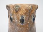 AMPHORA. 
Eduard Stelmacher. Grand vase Art déco en céramique, à...