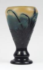 GALLE. Vase en verre, à décor aquatique gravé en