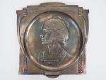 Plaque Art Nouveau autrichienne en métal argenté à décor de...