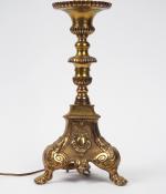 Pique cierge de style Louis XIII en bronze, monté en...