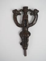 Idole tubulaire en bronze du Luristan. VIII-VIIe siècle av. J.-C....