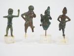 Quatre statuettes antiques en bronze. Origines et époques différentes (dont...