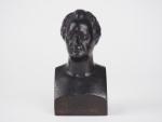 Ecole francaise XIXème.
'Buste d'homme'.
Scultpture en bronze.
H. : 12 cm.