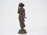Pierre OGE.
'La fileuse'.
Sculpture en bronze à patine brune, signée.
Fonte SUSSE...