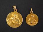 Médaille religieuse en or jaune, figurant la Sainte Cène.
Diam. 2...
