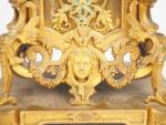 Pendule borne Napoléon III de style Louis XVI en bronze...