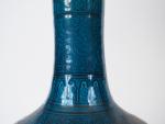 Paire de vases XIXème en porcelaine Extrême-Orient, décor en camaieu...