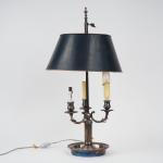 Lampe bouillotte de style Louis XVI en bronze argenté et...
