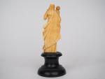 Sujet XVIIème en ivoire sculpté " Vierge à l'Enfant ".
H....