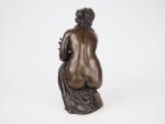 Sculpture XIXème en bronze à patine brune.
" Baigneuse "
H. 37...