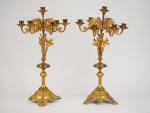 Paire de candélabres Napoléon III en métal doré, éclairant à...