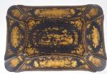 Travailleuse Napoléon III de style Extrême-Orient, décor doré sur fond...