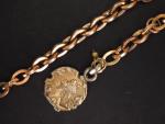Bracelet or 14 k. et médaille Art nouveau en métal
Poids...