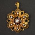 Pendentif transformable en broche Napoléon III en or jaune, perles...