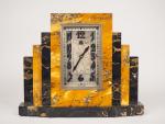 ATO.
Pendule Art Déco en marbre bicolore portor et jaune de...