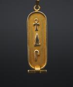 Pendentif de style égyptien en or.
Poids : 5 g